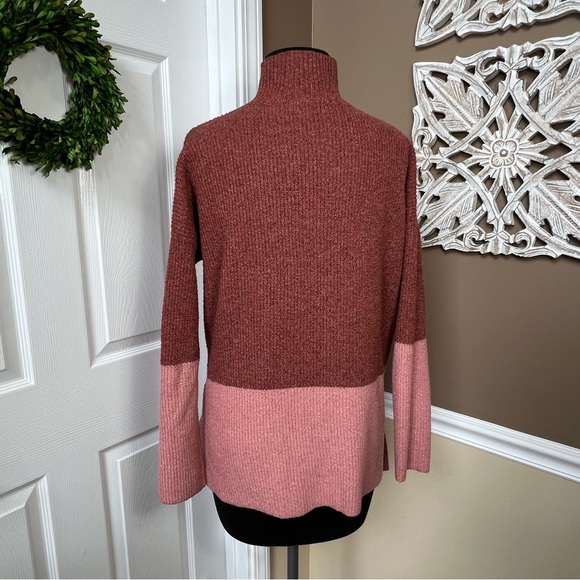 ⭐️ Olive + Oak Mock Neck Colorblock Tunic Sweater Size MEDIUM - Picture 3 of 11